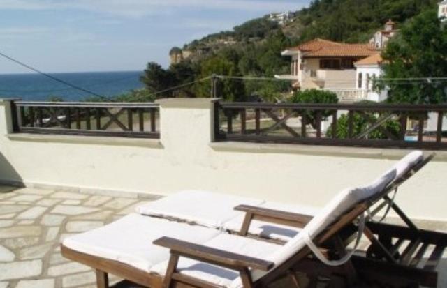 Pleoussa Studio And Apartments Skopelos Town Exterior photo
