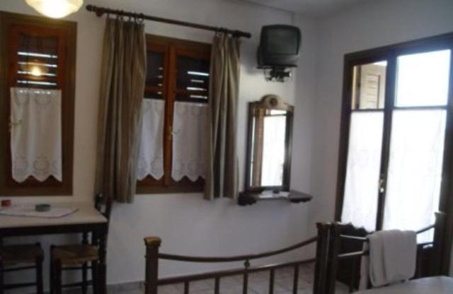 Pleoussa Studio And Apartments Skopelos Town Exterior photo