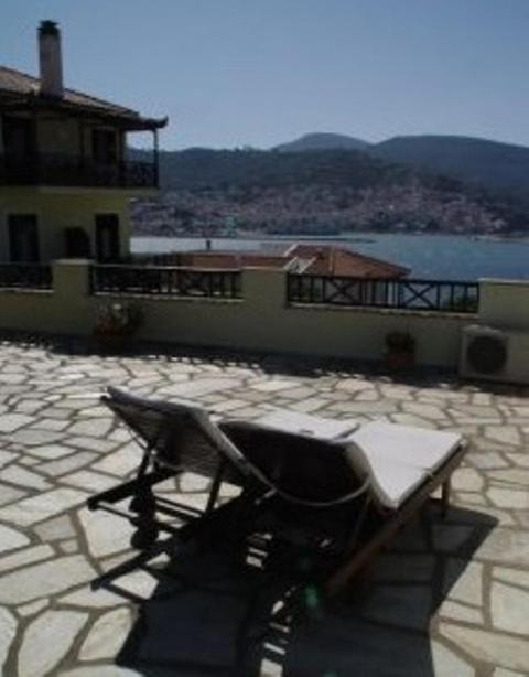 Pleoussa Studio And Apartments Skopelos Town Exterior photo