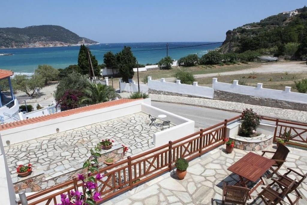 Pleoussa Studio And Apartments Skopelos Town Exterior photo