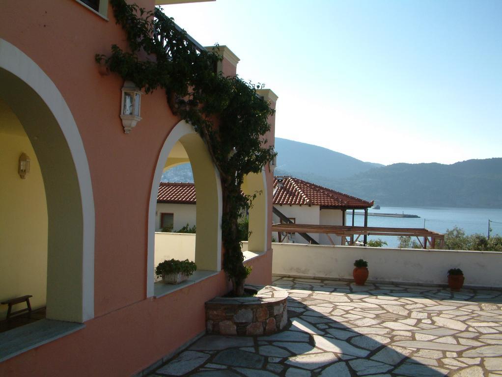 Pleoussa Studio And Apartments Skopelos Town Exterior photo