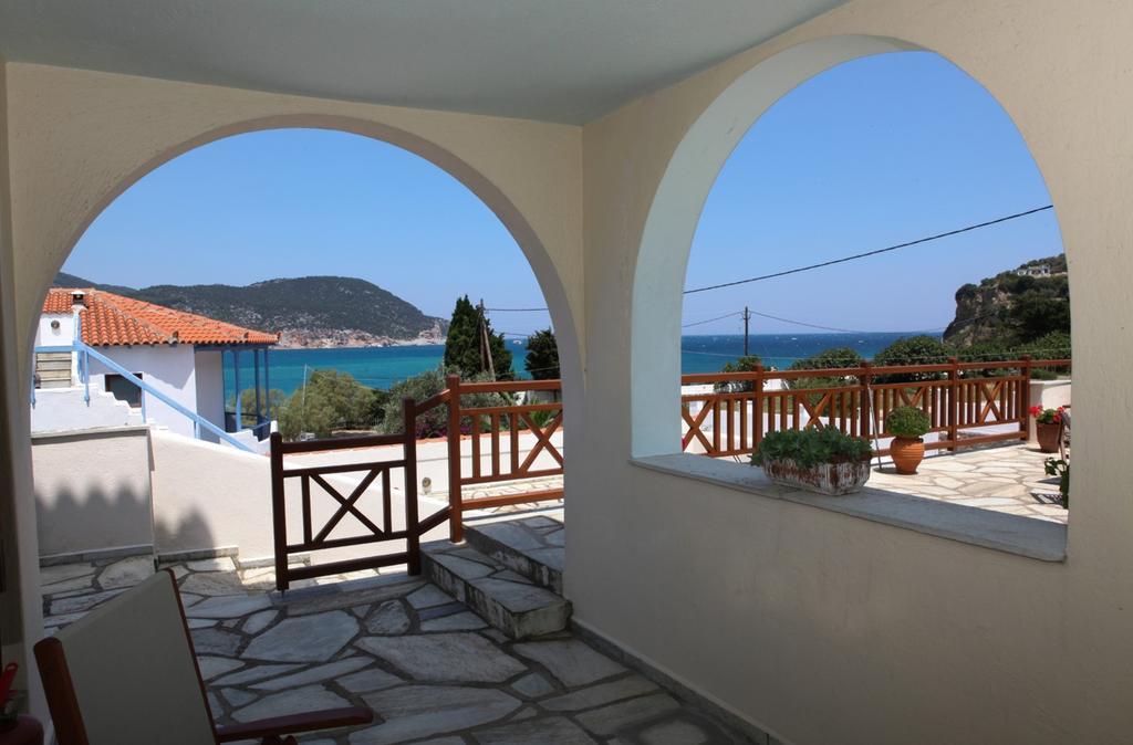 Pleoussa Studio And Apartments Skopelos Town Exterior photo
