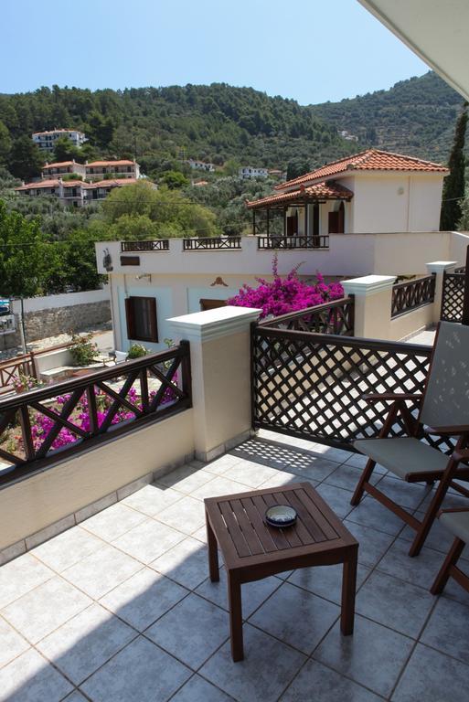 Pleoussa Studio And Apartments Skopelos Town Exterior photo